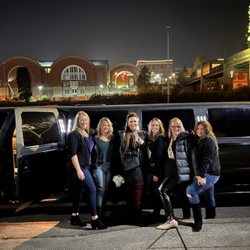Lake Tapps Limousine - It's your turn to enjoy a night out in Tacoma!