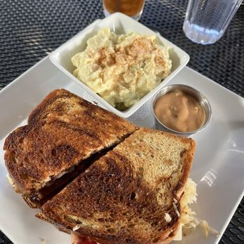 Sully's Bistro & Bar - Reuben - American Near Me - Suquamish, Washington Sully's Bistro & Bar - Reuben - American Near Me - Suquamish, Washington
