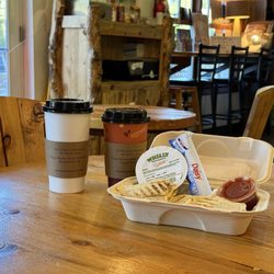 Bean And Cream - Charming little spot for breakfast and a hot cup of coffee