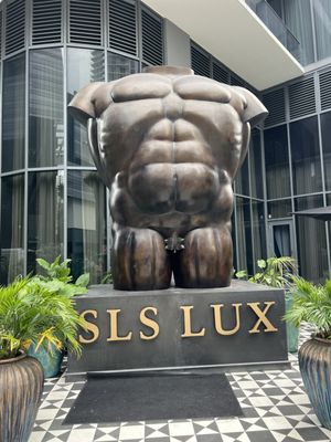 SLS LUX Brickell by null