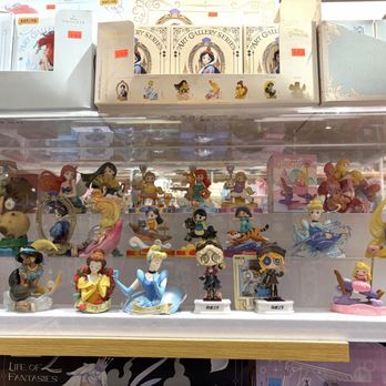 Maneki Neko - Toy Stores Near Me - Los Angeles, California