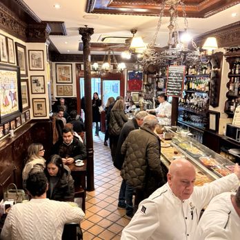 Casa Alberto - Inside - Spanish Near Me - Madrid, M Casa Alberto - Inside - Spanish Near Me - Madrid, M
