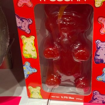 IT'SUGAR - Giant gummy bear - Candy Stores Near Me - Glendale, Arizona