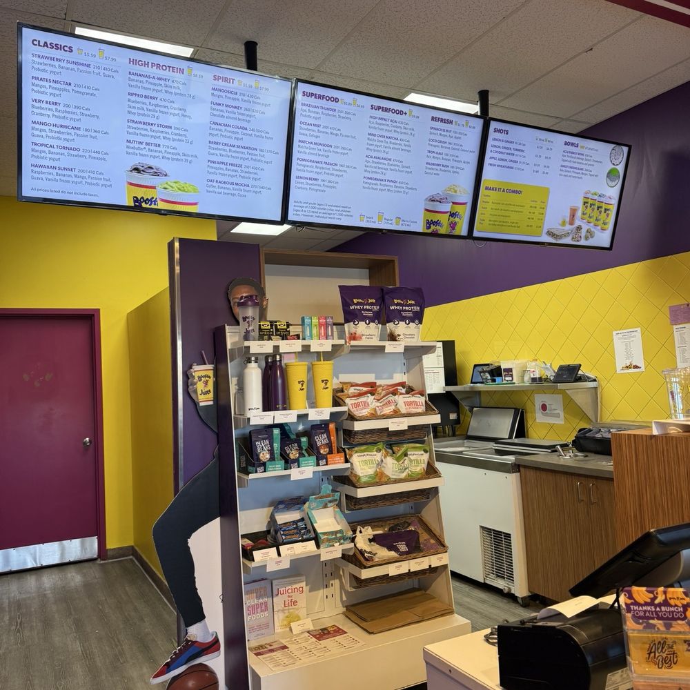 Booster Juice - Small interior. - Juice Bars & Smoothies Near Me - Toronto, Ontario