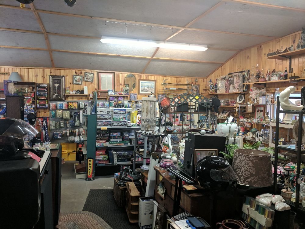 POT LUCK THRIFT SHOP Updated August 2024 7843 Oxbow Rd, Canastota