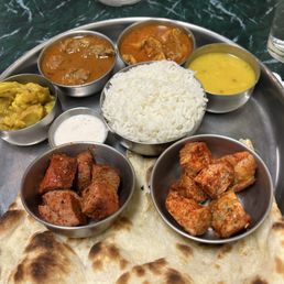 Non-Vegetable Thali Non-Vegetable Thali
