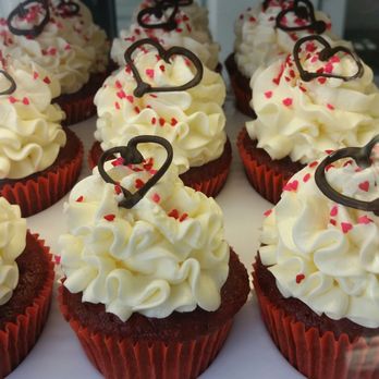 It'z My Party Cakery - Desserts Near Me - Milwaukee, Wisconsin It'z My Party Cakery - Desserts Near Me - Milwaukee, Wisconsin