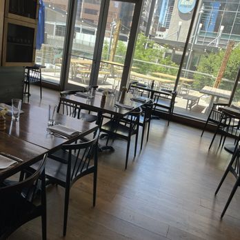 Blue Hound Kitchen & Cocktails - New American Near Me - Phoenix, Arizona