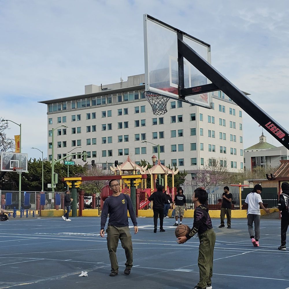 Lincoln Square Recreation Center Logo