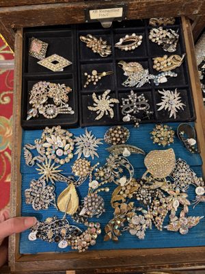 JuJu's Vintage by null