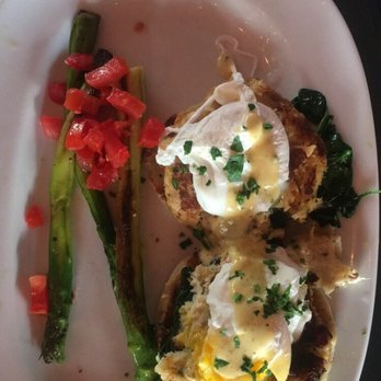 Marlow's Tavern - Crab Cake Benedict - Gastropubs Near Me - Duluth, Georgia