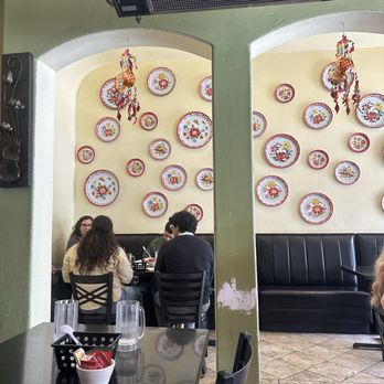 Rice By Mama - seating area - Thai Near Me - Ventura, California Rice By Mama - seating area - Thai Near Me - Ventura, California
