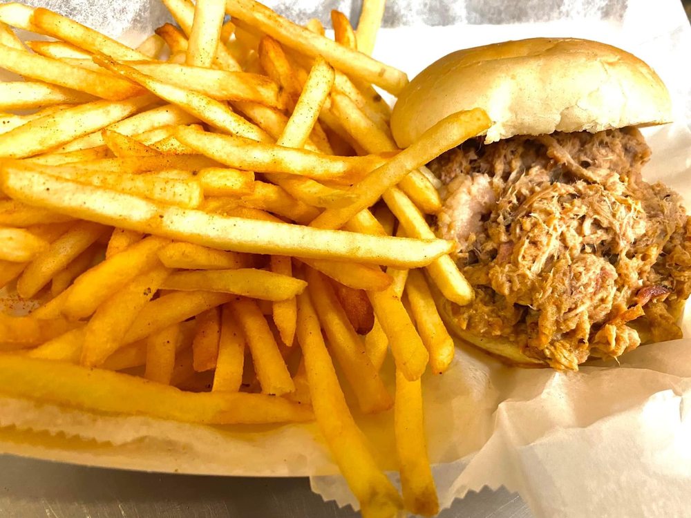 THE BARN Updated November 2024 39 Photos & 27 Reviews 408 E Main