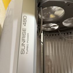 AD Fitness - Stand up tan bed