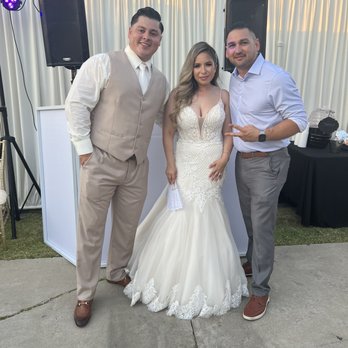 Tempoe Entertainment DJs - The Granados and DJ Eddie - DJs Near Me