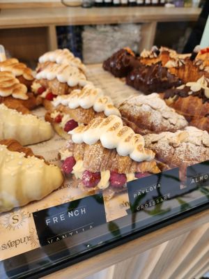 Sundays Croissanterie by null