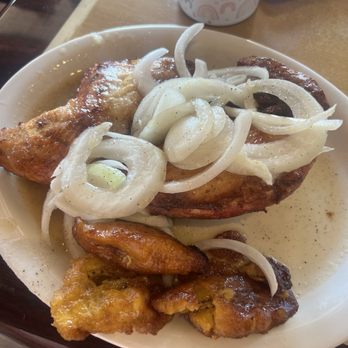 Bella Cuba - Garlic chicken dinner - Cuban Near Me - Santa Ana, California