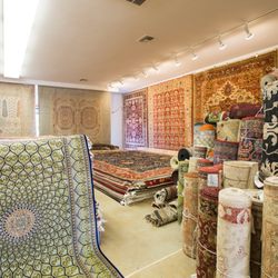 PV Rugs - Huge selection of hand knotted rugs.