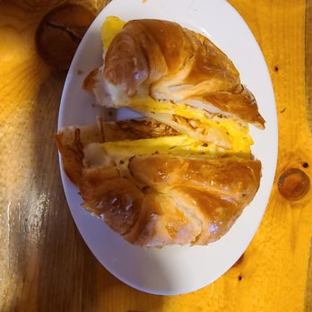 Notchtop - Egg croissant - Breakfast & Brunch Near Me - Estes Park, Colorado Notchtop - Egg croissant - Breakfast & Brunch Near Me - Estes Park, Colorado