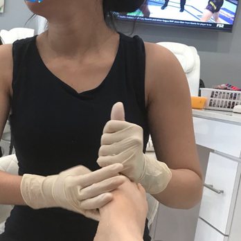 Posh Salon - Distracted talking... - Nail Salons Near Me - Los Angeles, California