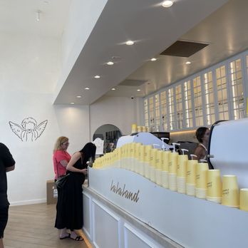 La La Land - Line to cashier to order - Coffee & Tea Near Me - Glendale, California La La Land - Line to cashier to order - Coffee & Tea Near Me - Glendale, California