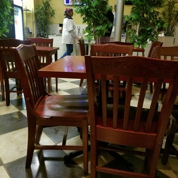 Gorée Cuisine - Interior - Senegalese Near Me - Chicago, Illinois Gorée Cuisine - Interior - Senegalese Near Me - Chicago, Illinois