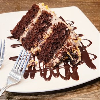 Rosine's Restaurant - Reese's Cake - American Near Me - Monterey, California