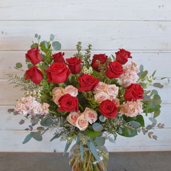 Flowerful - Heart Vibe | Dozen | Red/Pink - Florists Near Me - Laguna Woods, California Flowerful - Heart Vibe | Dozen | Red/Pink - Florists Near Me - Laguna Woods, California