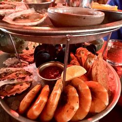 Rory's Place - The two tiered seafood platter