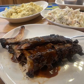 Yella Beak Saloon - Amazing BBQ and customer service! Their chef Eric clearly knows how to make some mean BBQ she the fixings - Bars Near Me - Enumclaw, Washington Yella Beak Saloon - Amazing BBQ and customer service! Their chef Eric clearly knows how to make some mean BBQ she the fixings - Bars Near Me - Enumclaw, Washington