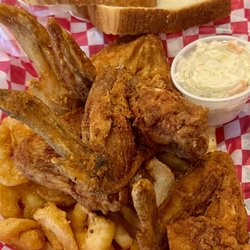 Finger Lickin Fried Thingzz - Wings and shrimp platter