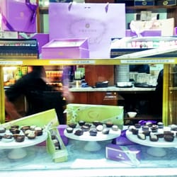 CREAMS British Luxury - Handmade chocolates in the display case