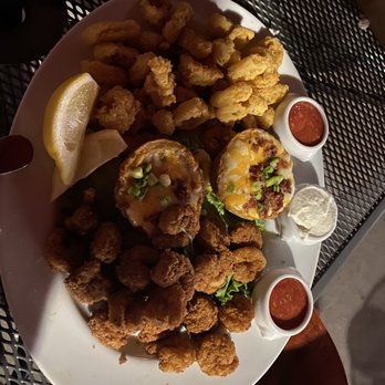Boston Sail Loft - Appetizer Combo Platter - Bars Near Me - Boston, Massachusetts