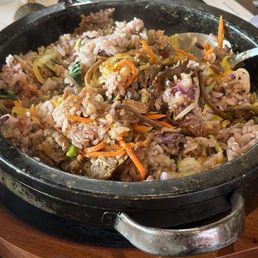 Beef dolsot bibimbap Beef dolsot bibimbap