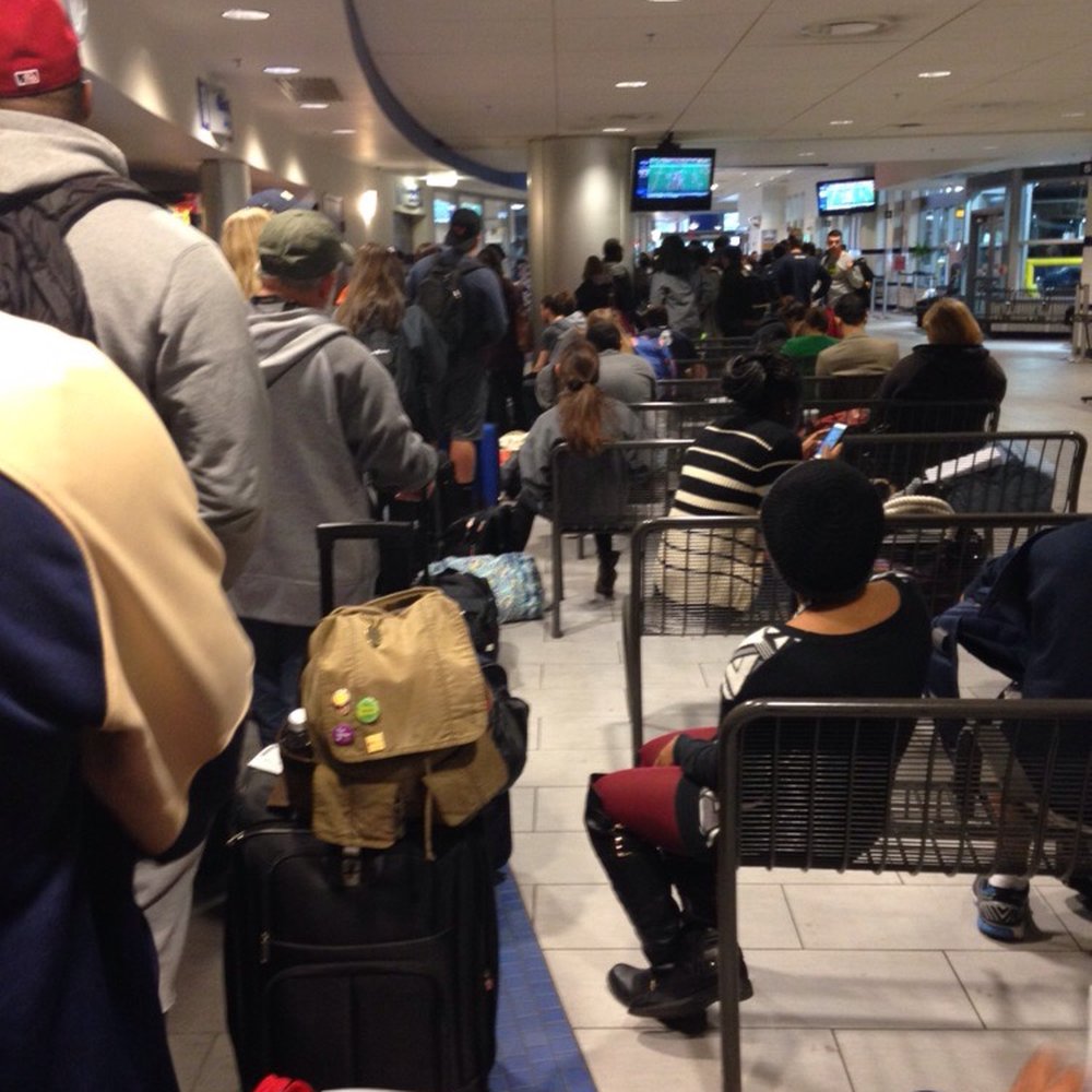 Greyhound Bus Station - Insanely long lines. - Bus Stations Near Me - Pittsburgh, Pennsylvania
