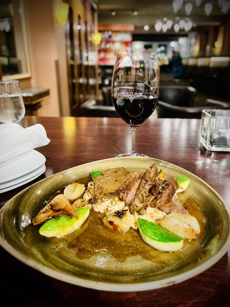 TORCHY’S RESTAURANT, BAR & DEN Updated September 2024 33 Photos & 21 Reviews 1325 Sixth