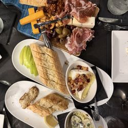 Barrique Wine & Brew Bar - Spinach Artichoke Dip, Baked Brie & Charcuterie Board