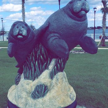 Manatee Lagoon - Statue outside - Aquariums Near Me - West Palm Beach, Florida Manatee Lagoon - Statue outside - Aquariums Near Me - West Palm Beach, Florida