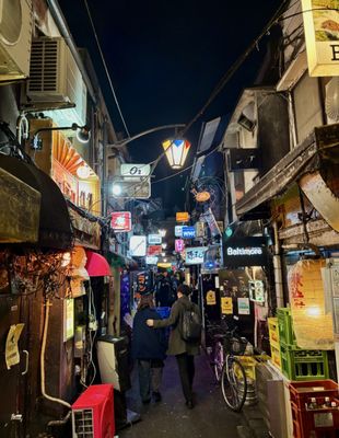 Shinjuku Golden-Gai by null