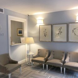 Seleni Institute - Waiting Area
