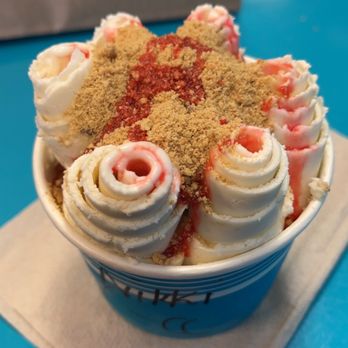 Curly Cream - Vanilla base with cheesecake. Add heath bars, graham crackers, and strawberry sauce - Desserts Near Me - Daytona Beach, Florida Curly Cream - Vanilla base with cheesecake. Add heath bars, graham crackers, and strawberry sauce - Desserts Near Me - Daytona Beach, Florida