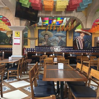 Salón Tenampa - Dive Bars Near Me - México, D.F., DIF Salón Tenampa - Dive Bars Near Me - México, D.F., DIF