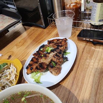 Non La Express - Porkchop - Vietnamese Near Me - Flushing, New York