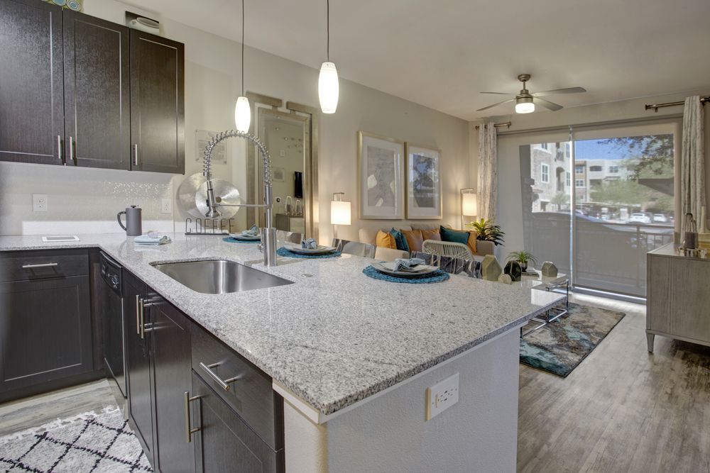 LUXE SCOTTSDALE APARTMENTS Updated October 2024 68 Photos 8444 E