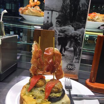 Bodegon Sarria - Black Pudding, Mushroom, Roasted Red Pepper and a sail of Ham - Spanish Near Me - Pamplona, NA