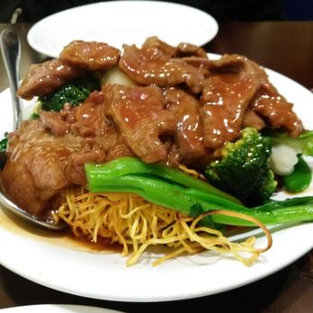 MingHin Cuisine - Beef and vegetable pan fried noodles - Dim Sum Near Me - Chicago, Illinois MingHin Cuisine - Beef and vegetable pan fried noodles - Dim Sum Near Me - Chicago, Illinois