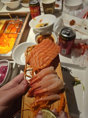 Chong Qing Wharf Hot Pot & LAANKEE LEMON TEA山城码头火锅&澜记港式茶饮 by null