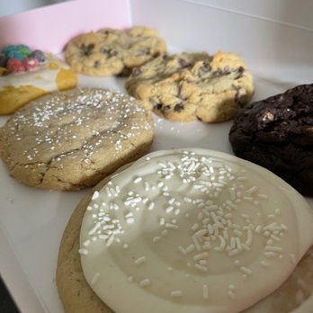 Crumbl - Monroeville - Bakeries Near Me - Monroeville, Pennsylvania