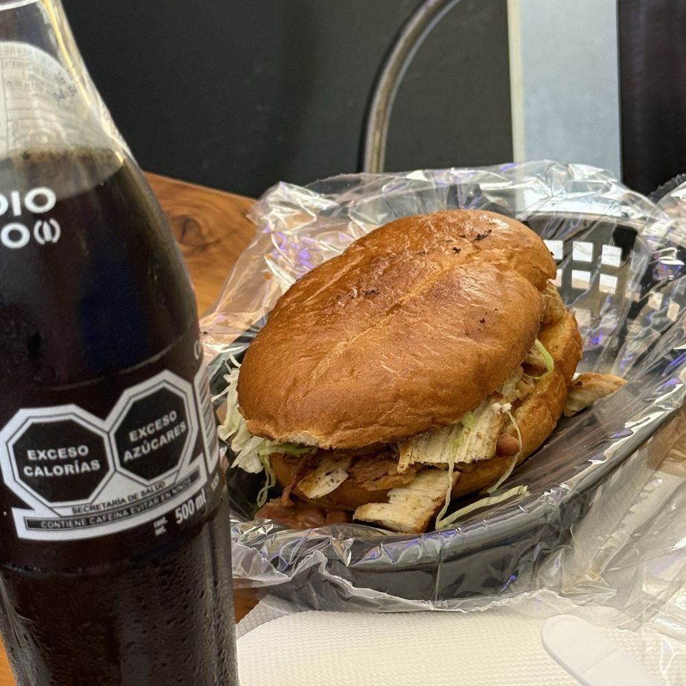Antojitos la wera - Torta de pierna sin sabor - Mexican Near Me - Whittier, California