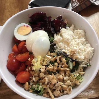 Filo - Red energy salad - Sandwiches Near Me - Seville, SE